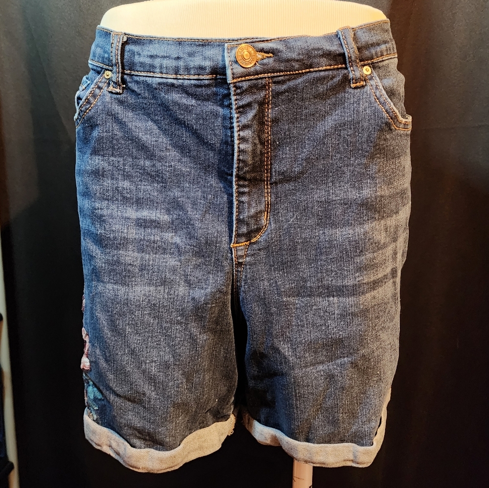 Vintage Blues America Size 16 Bestie Shorts Embroidered Flowers